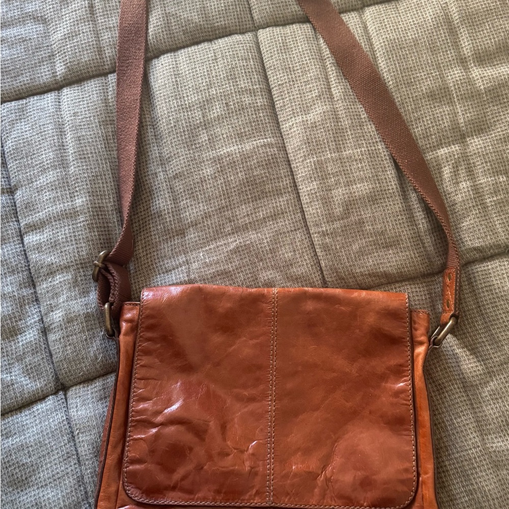 Vintage Fossil Leather Messenger Bag. Great condition